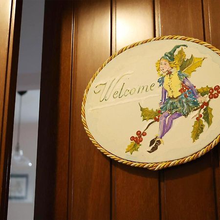 Casa Vacanze L'Acquerello Lari Екстериор снимка