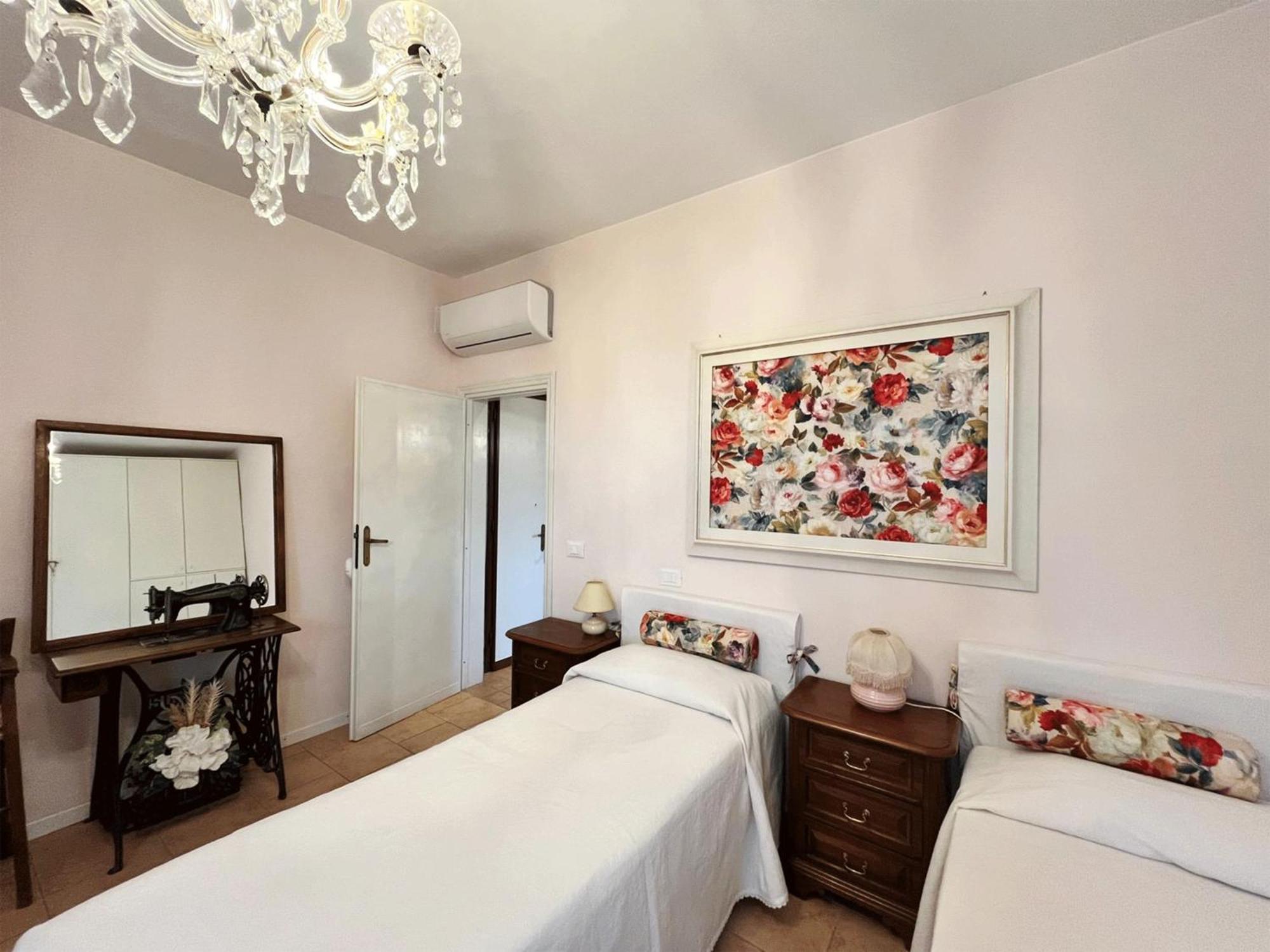 Casa Vacanze L'Acquerello Lari Екстериор снимка